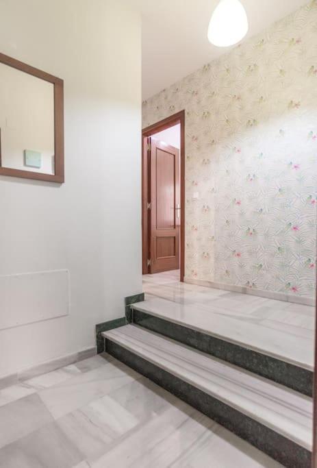 Bright, Quiet And Nice Ground Floor In The Center مالقة المظهر الخارجي الصورة